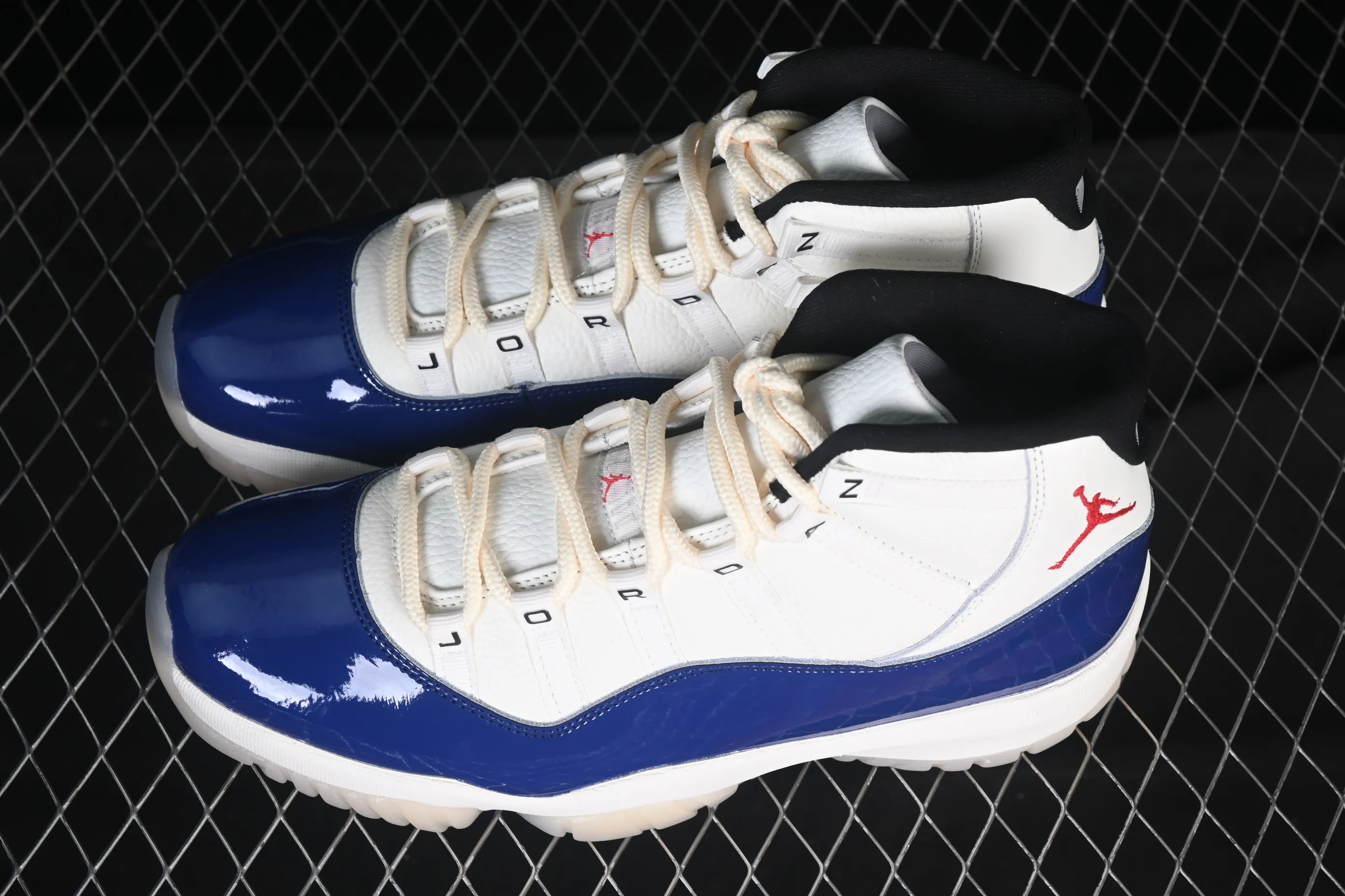 All Categories Air Jordan Jordan Series Basketball Shoes Air Jordan 11 F Version Air Jordan 11 Retro "Rare Air" AJ11 Joe 11 Royal Blue Real Standard Real Carbon High Top Basketball Shoes IH0296-400